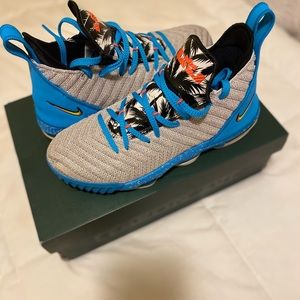 Nike Lebrun 16 South Beach (GS)